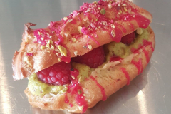 Himbeer Pistazie Baileys Eclairs