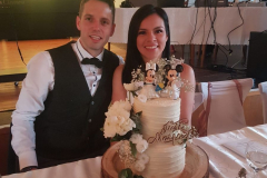 Hochzeitstorte Weiß Strukturiert mit Paar