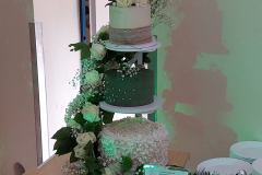 Hochzeitstorte dreistöckig unterschiedliche Sorten