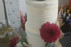 TorteHochzeitWeissBlumen